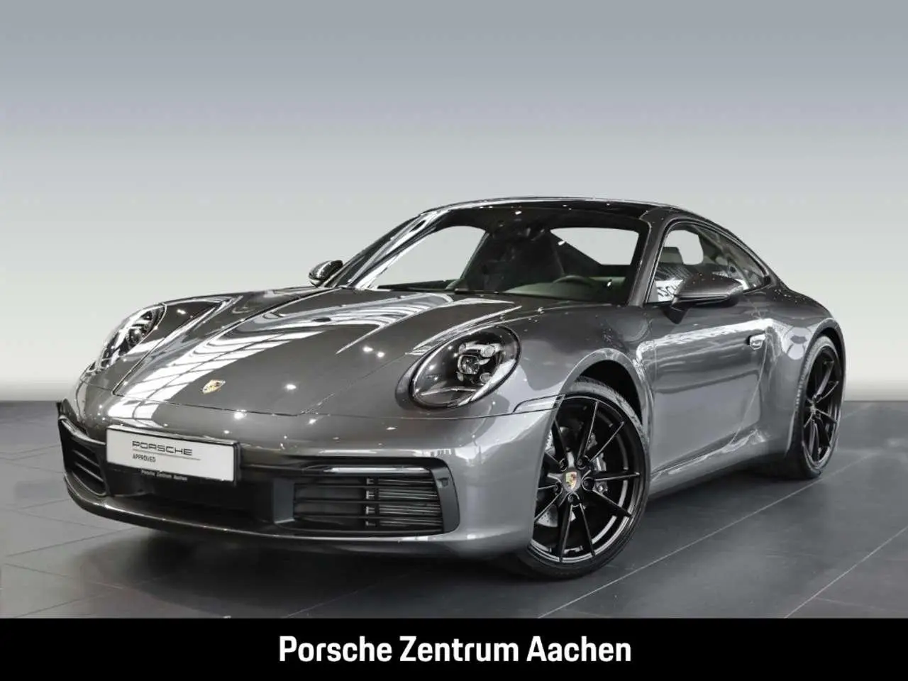 Photo 1 : Porsche 992 2022 Essence