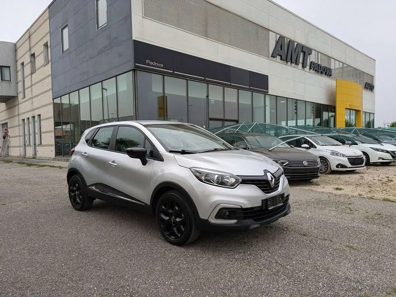 Photo 1 : Renault Captur 2019 Essence