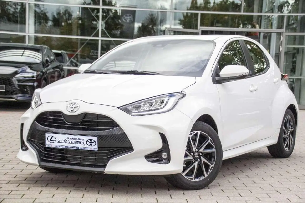 Photo 1 : Toyota Yaris 2024 Petrol