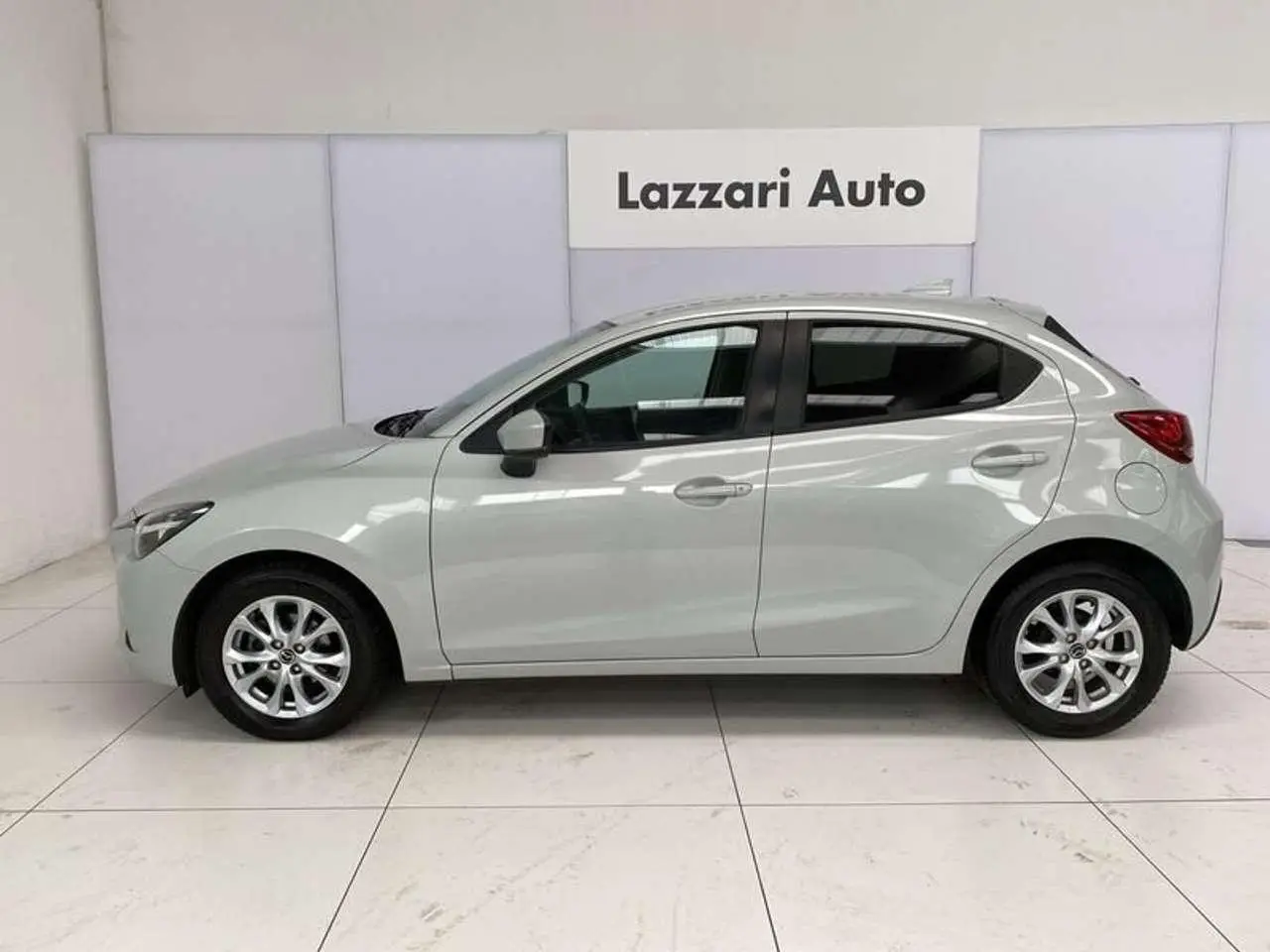 Photo 1 : Mazda 2 2018 Petrol