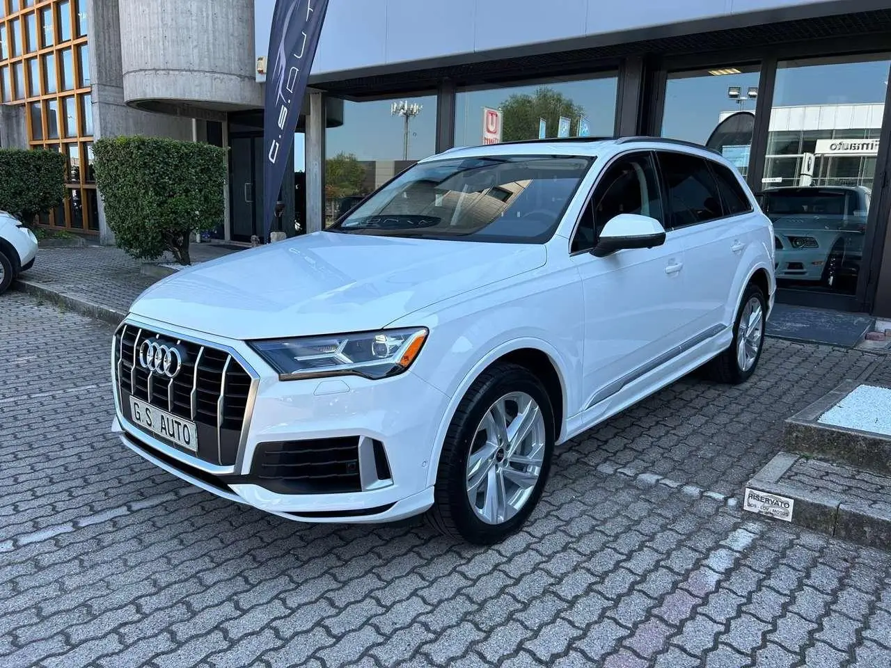 Photo 1 : Audi Q7 2021 Petrol