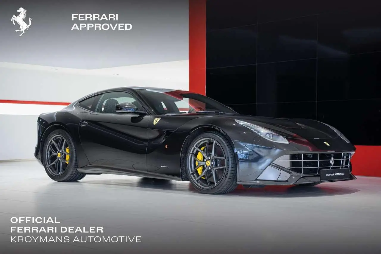 Photo 1 : Ferrari F12 2015 Essence