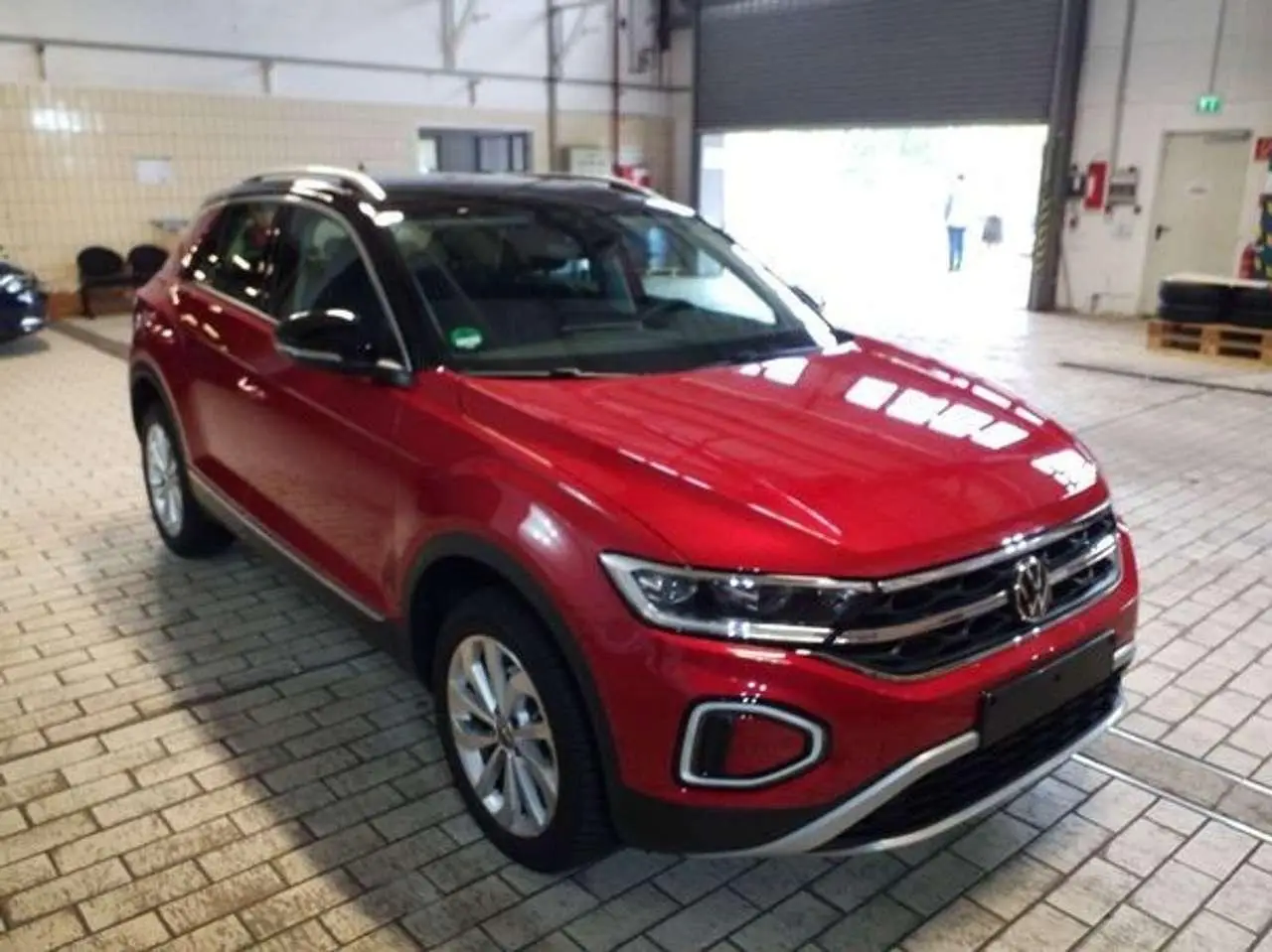 Photo 1 : Volkswagen T-roc 2024 Essence