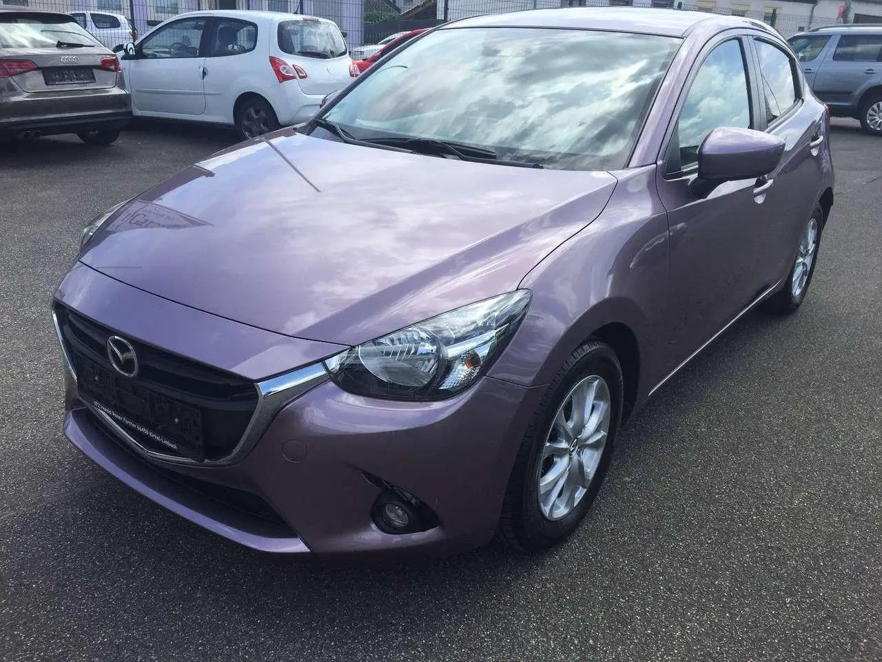 Photo 1 : Mazda 2 2015 Petrol