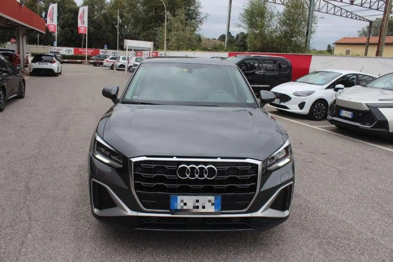 Photo 1 : Audi Q2 2021 Petrol