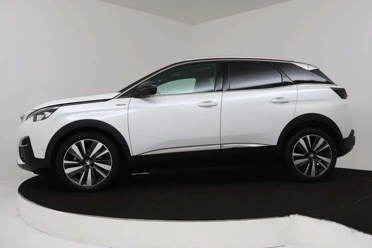 Photo 1 : Peugeot 3008 2020 Petrol