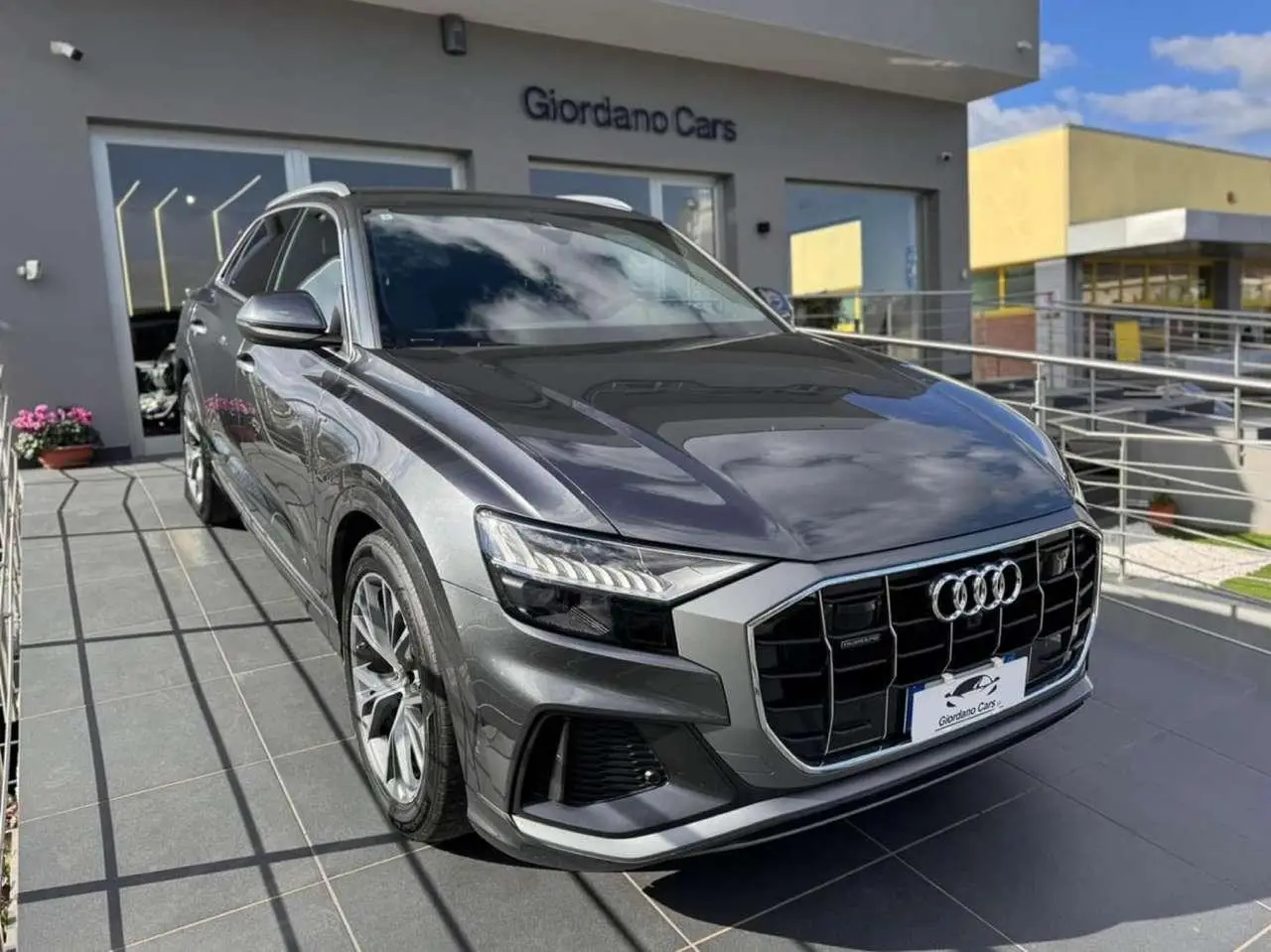 Photo 1 : Audi Q8 2022 Hybride