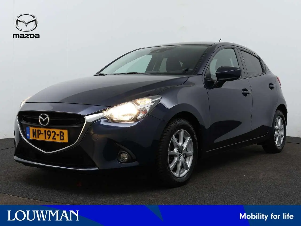 Photo 1 : Mazda 2 2017 Petrol