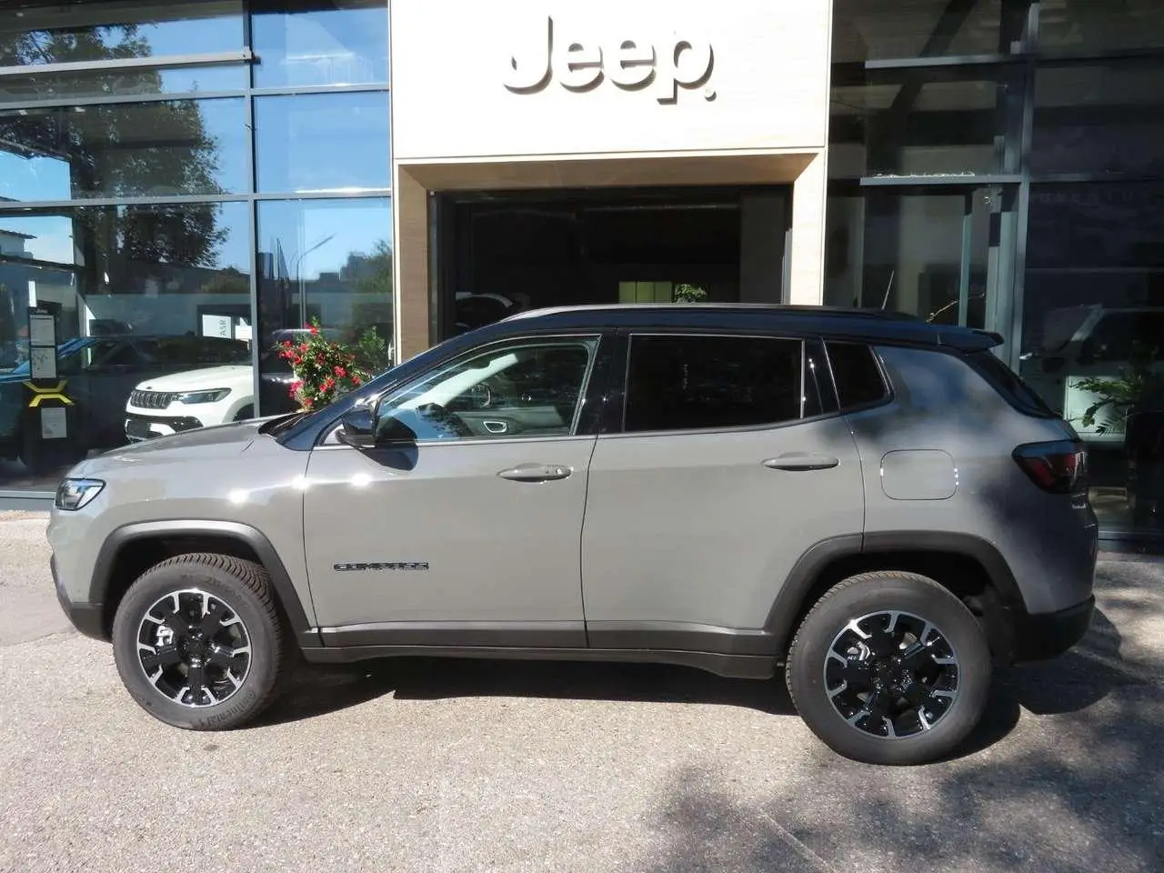 Photo 1 : Jeep Compass 2023 Hybride