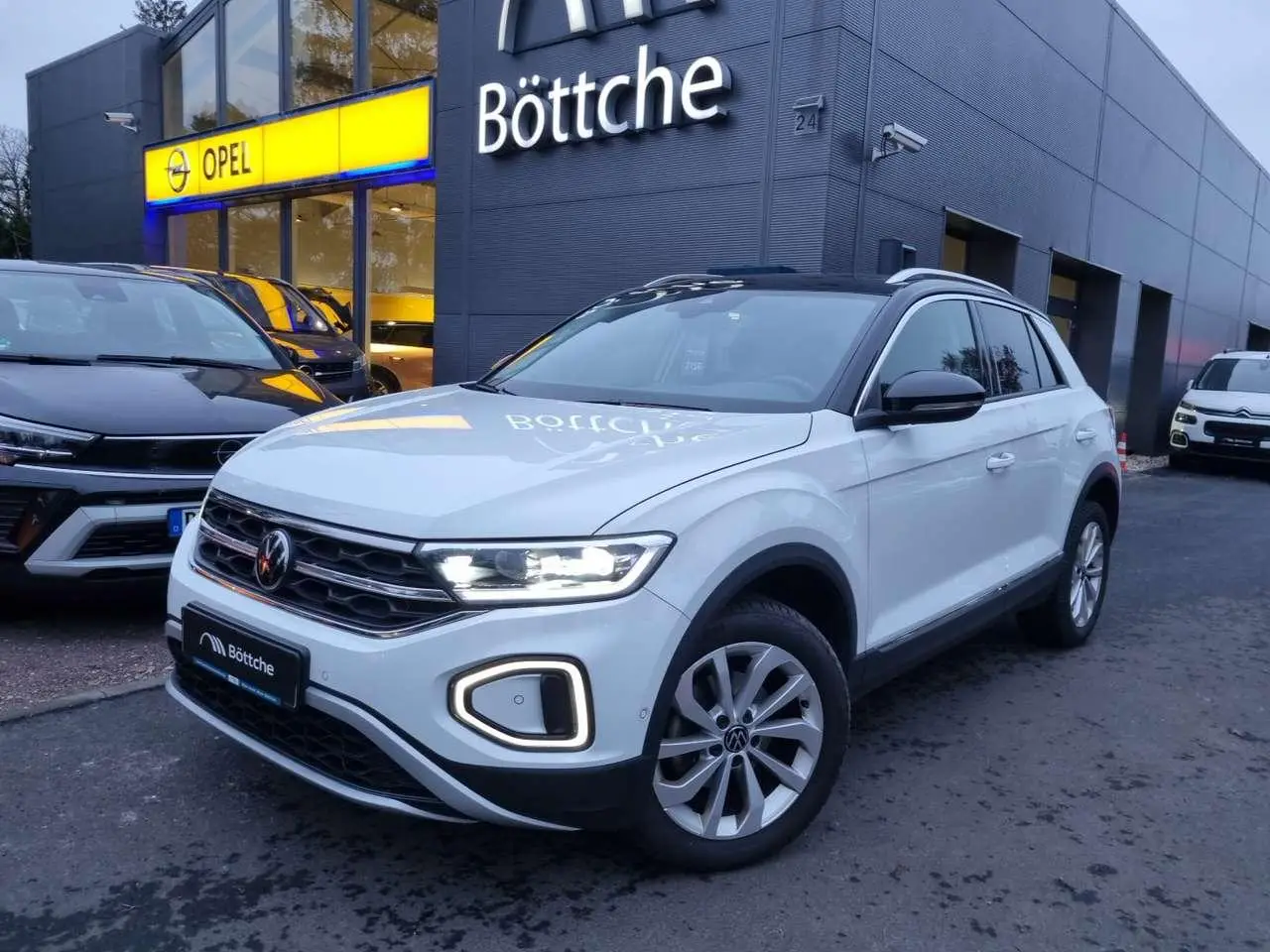 Photo 1 : Volkswagen T-roc 2022 Petrol