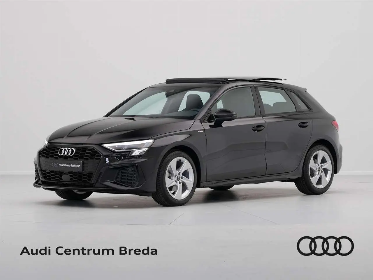 Photo 1 : Audi A3 2024 Petrol