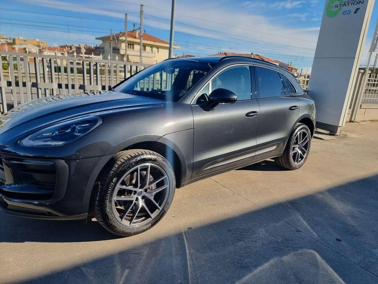 Photo 1 : Porsche Macan 2021 Petrol