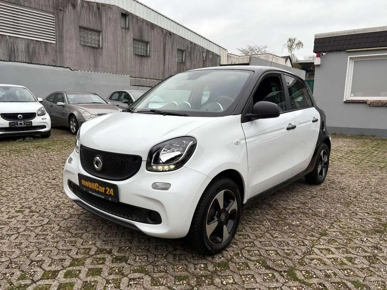 Photo 1 : Smart Forfour 2017 Essence