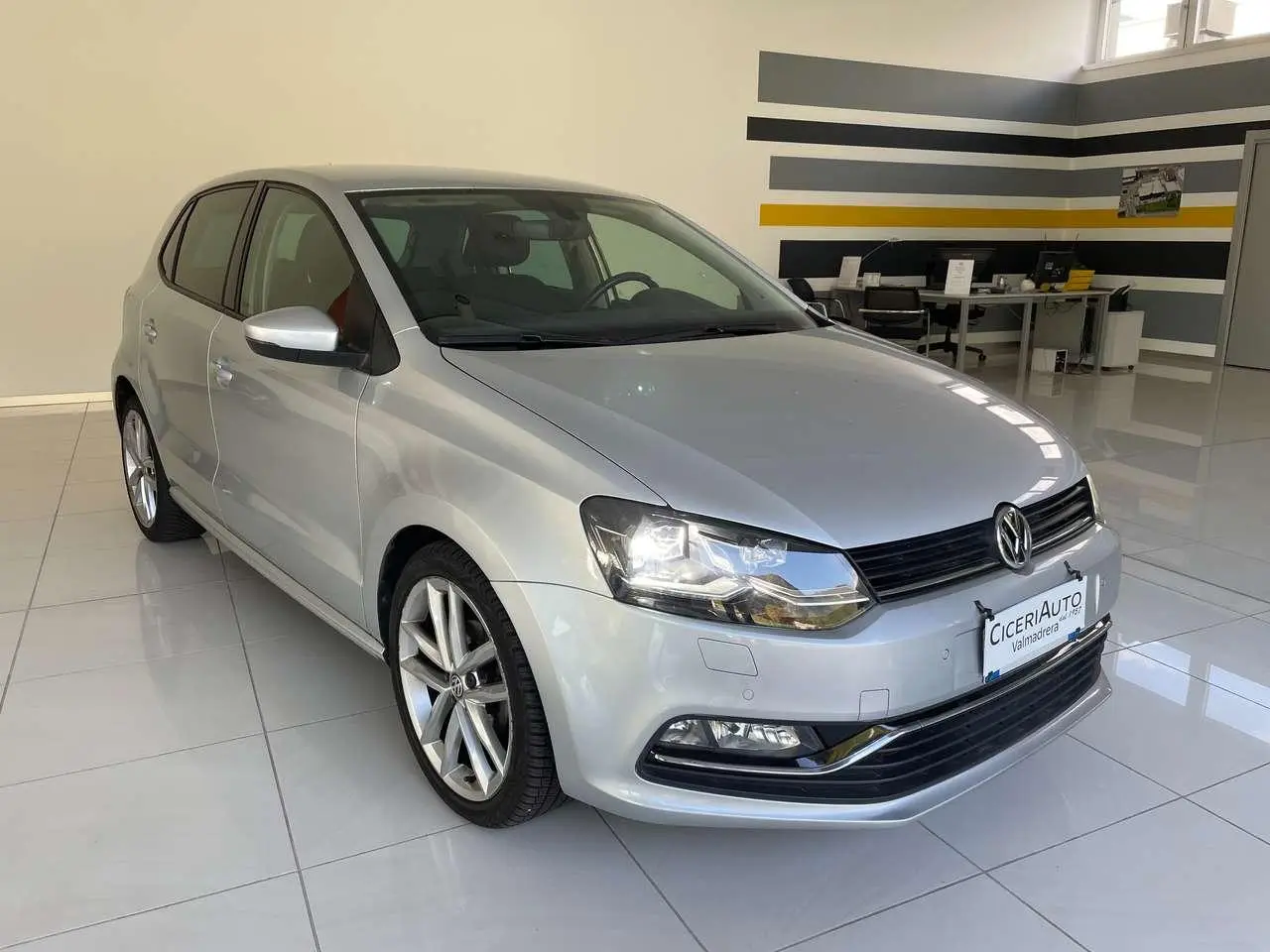 Photo 1 : Volkswagen Polo 2016 Petrol