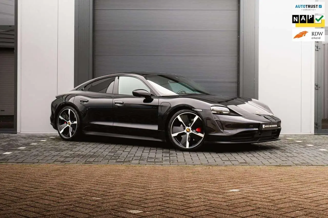 Photo 1 : Porsche Taycan 2021 Electric