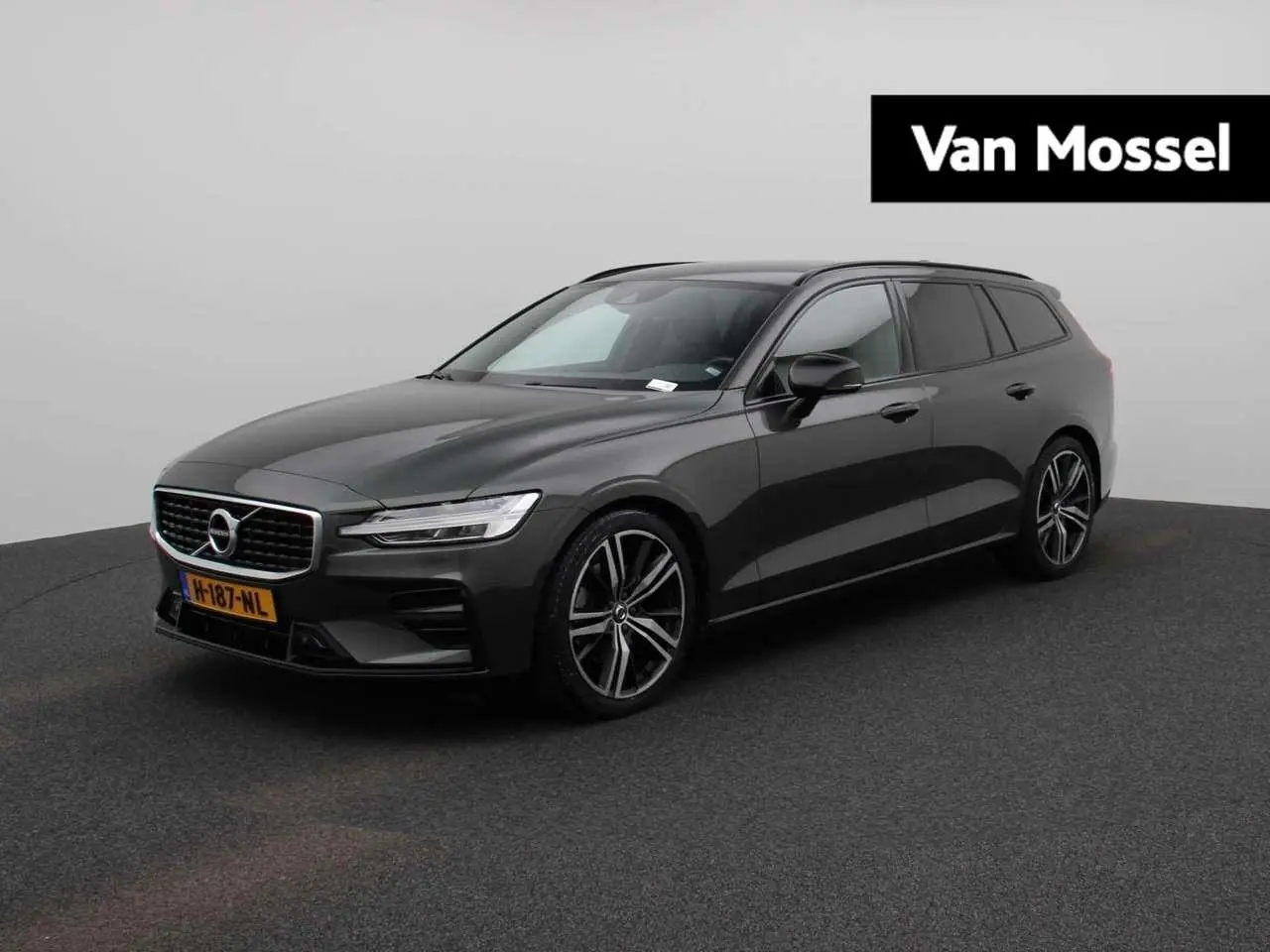 Photo 1 : Volvo V60 2020 Petrol