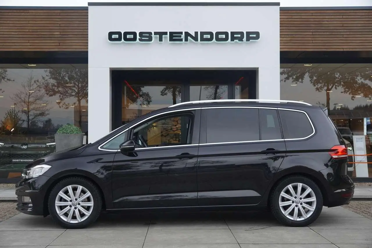 Photo 1 : Volkswagen Touran 2015 Petrol