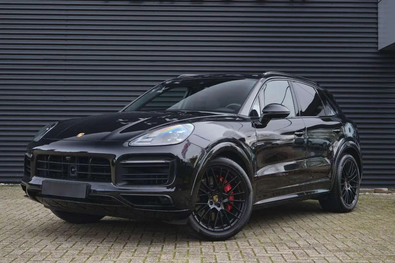 Photo 1 : Porsche Cayenne 2020 Petrol