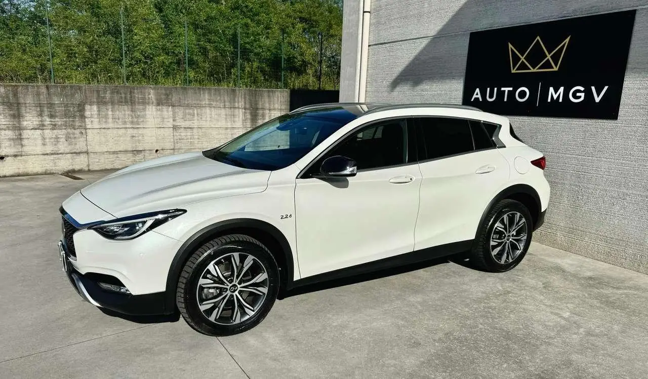 Photo 1 : Infiniti Qx30 2016 Diesel