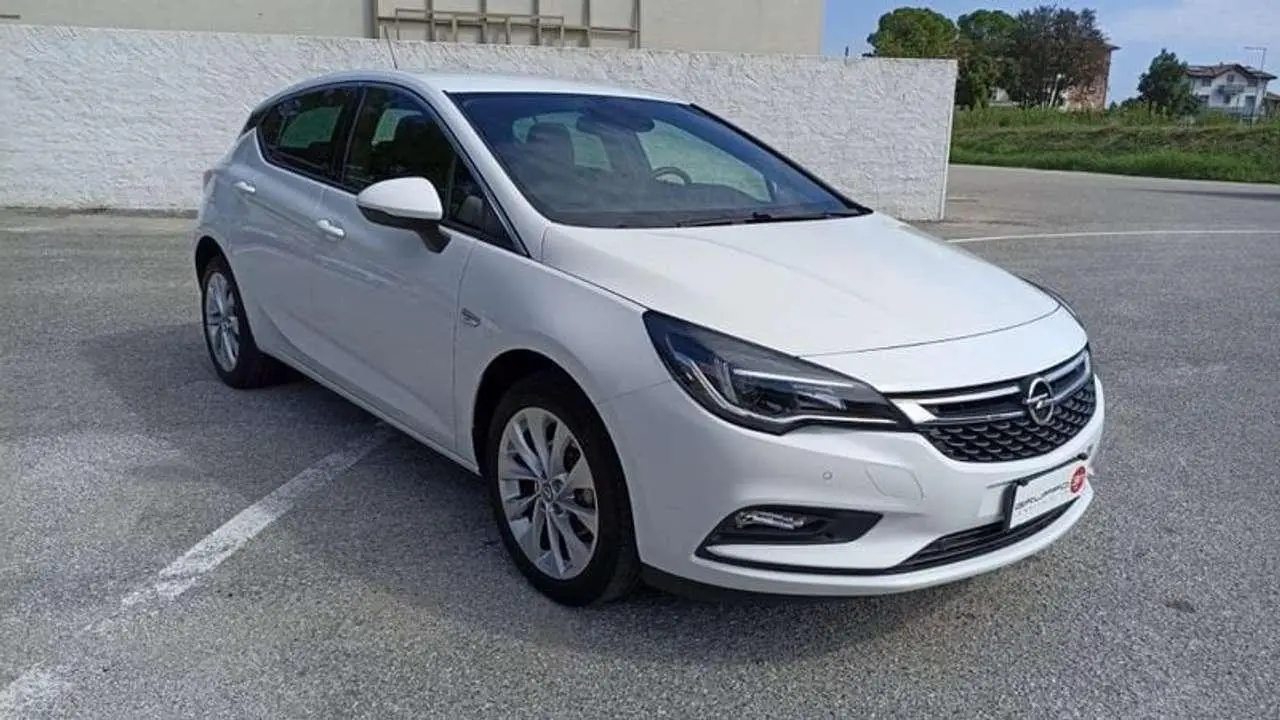 Photo 1 : Opel Astra 2019 Autres