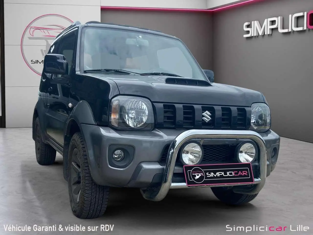 Photo 1 : Suzuki Jimny 2015 Petrol