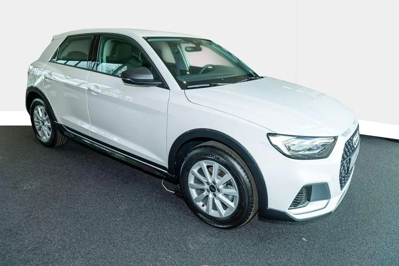 Photo 1 : Audi A1 2024 Petrol