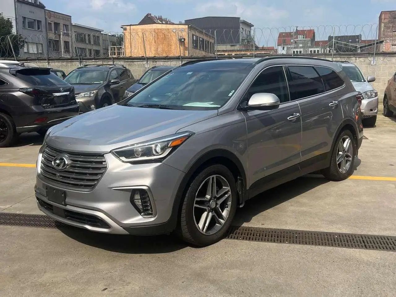 Photo 1 : Hyundai Grand Santa Fe 2017 Petrol