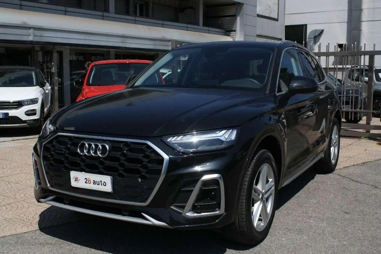 Photo 1 : Audi Q5 2023 Hybrid