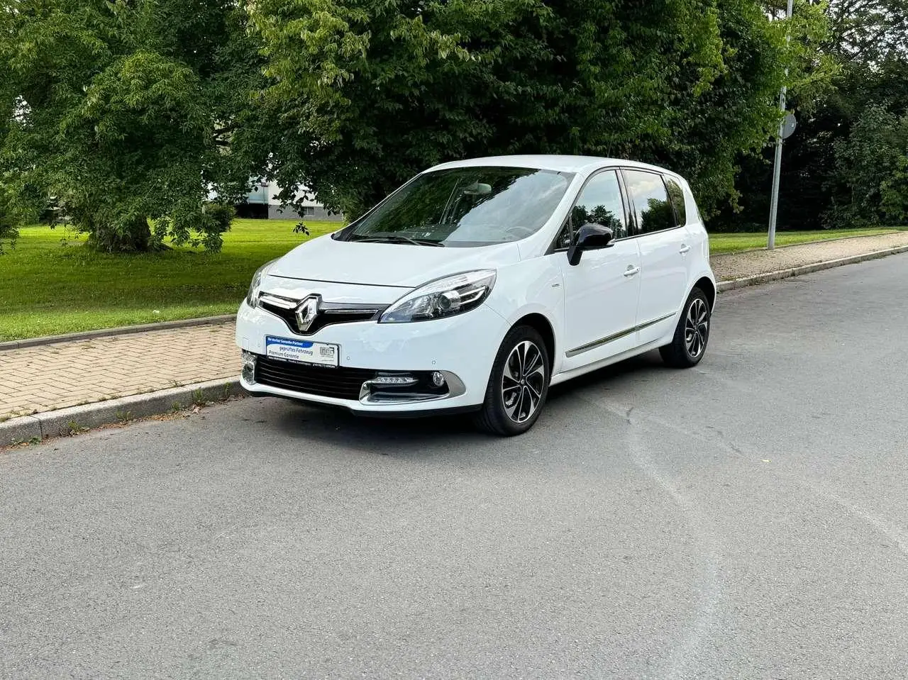 Photo 1 : Renault Scenic 2015 Petrol