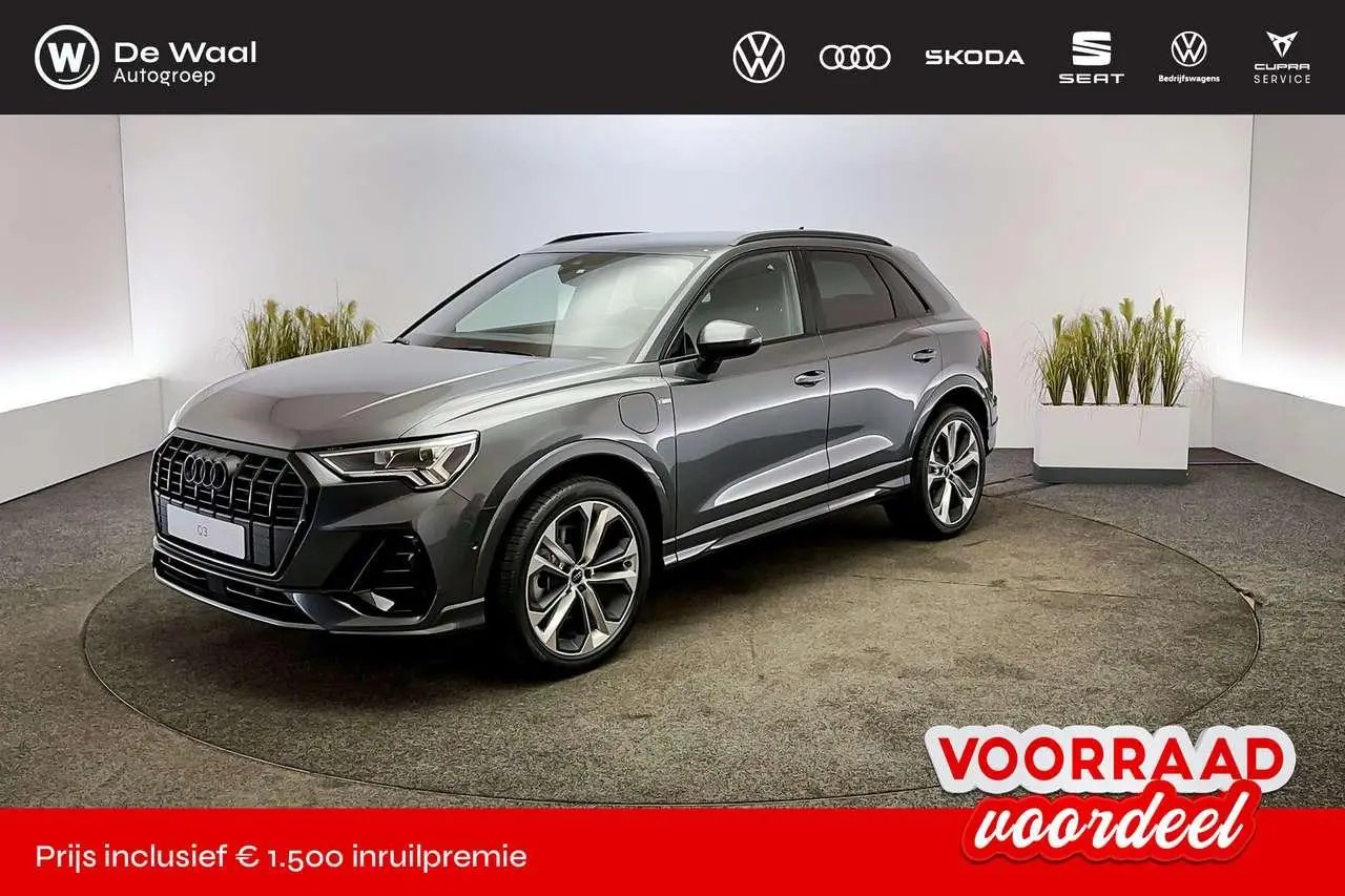 Photo 1 : Audi Q3 2024 Hybrid