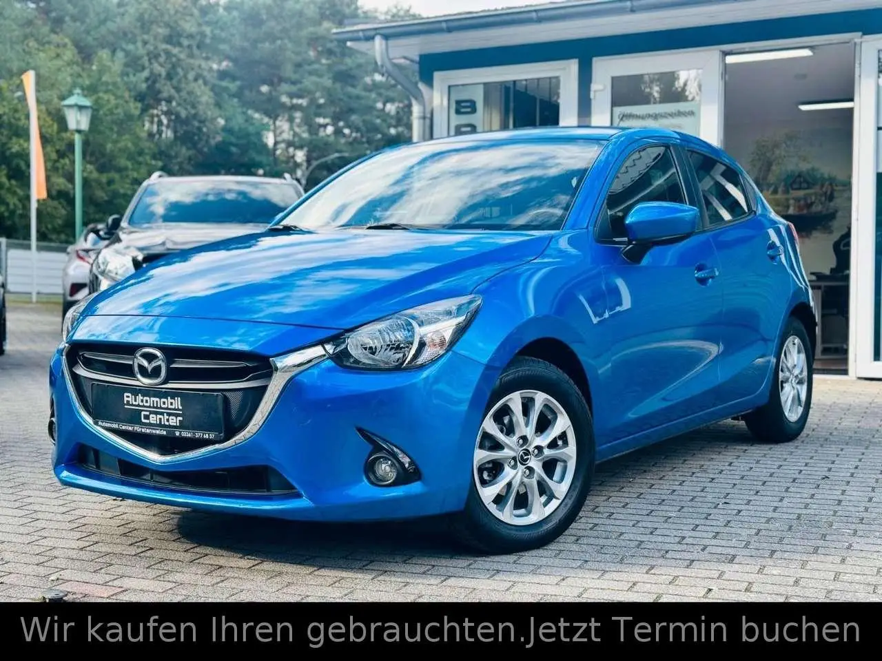 Photo 1 : Mazda 2 2015 Petrol