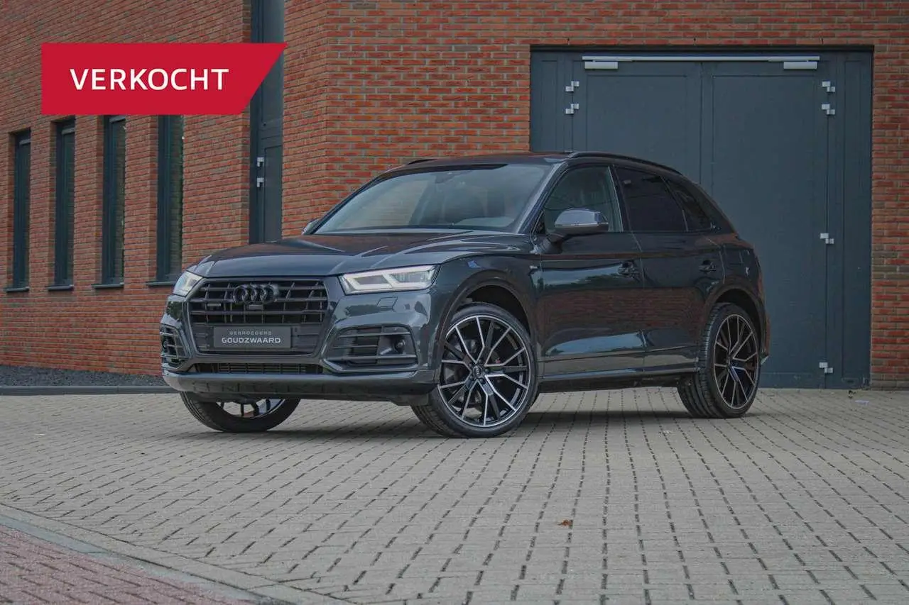 Photo 1 : Audi Q5 2020 Hybride