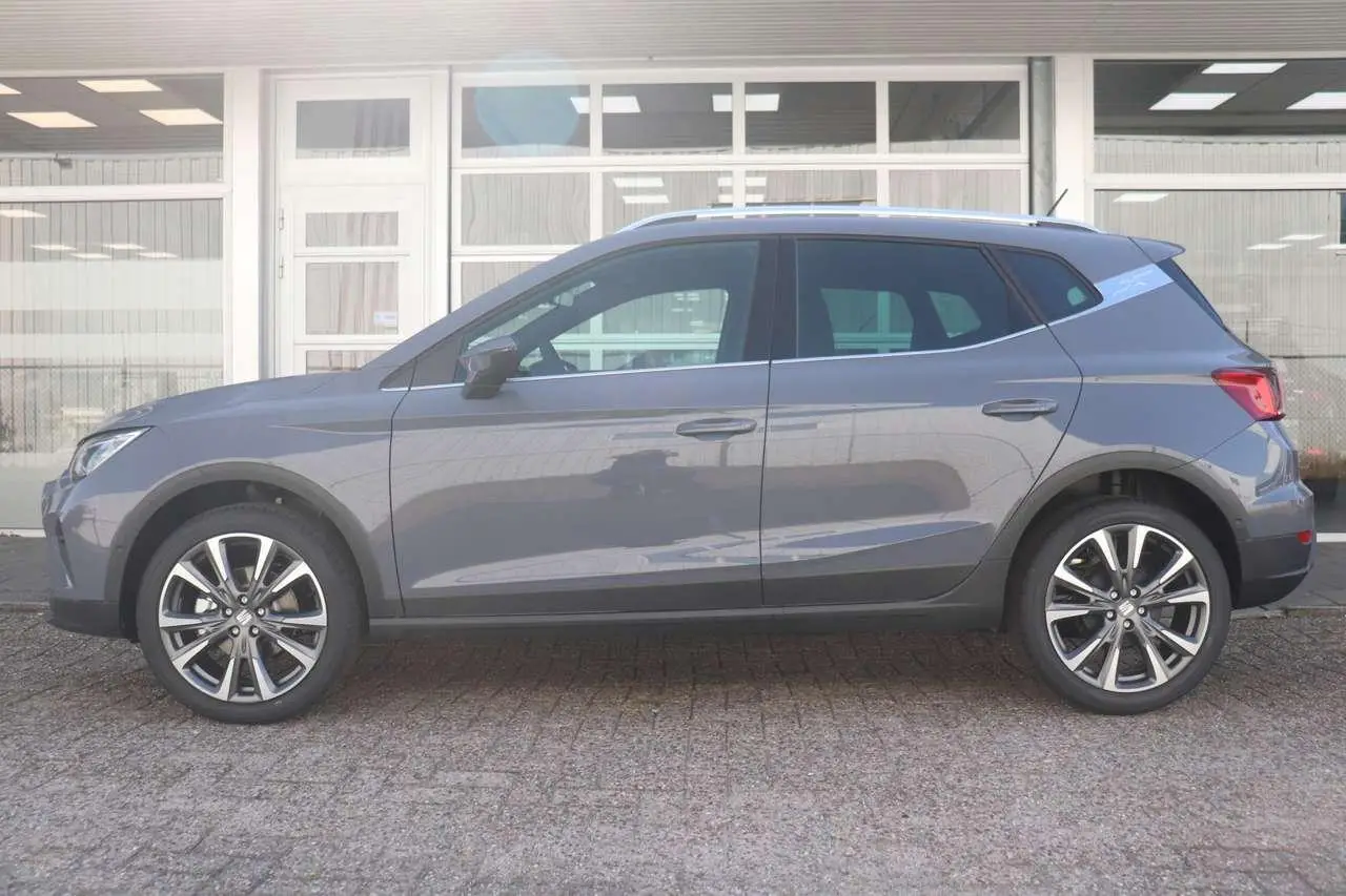 Photo 1 : Seat Arona 2024 Petrol