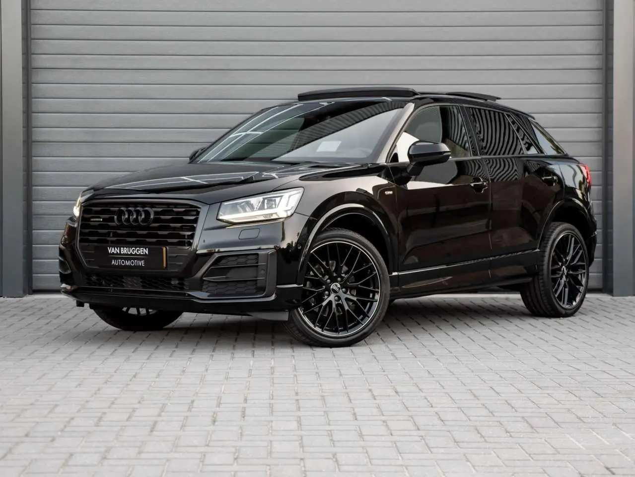 Photo 1 : Audi Q2 2017 Petrol