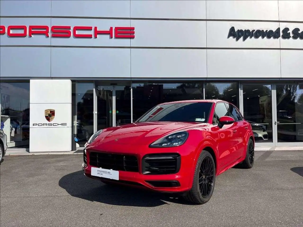 Photo 1 : Porsche Cayenne 2023 Petrol