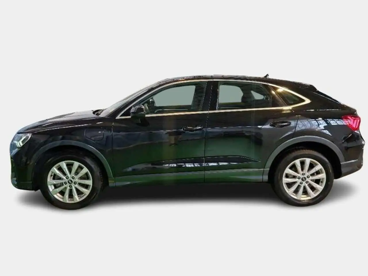 Photo 1 : Audi Q3 2021 Hybrid