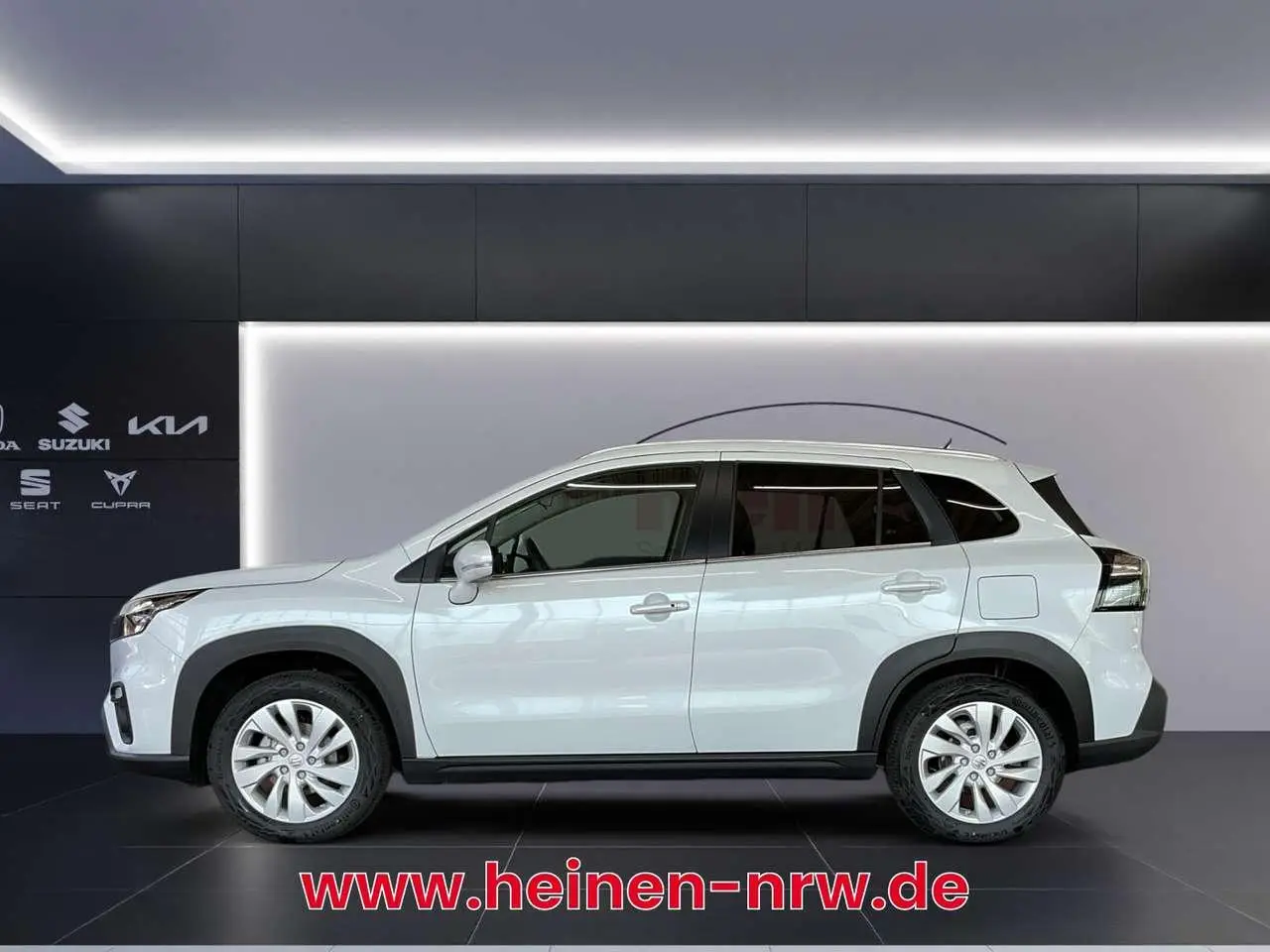 Photo 1 : Suzuki S-cross 2023 Petrol