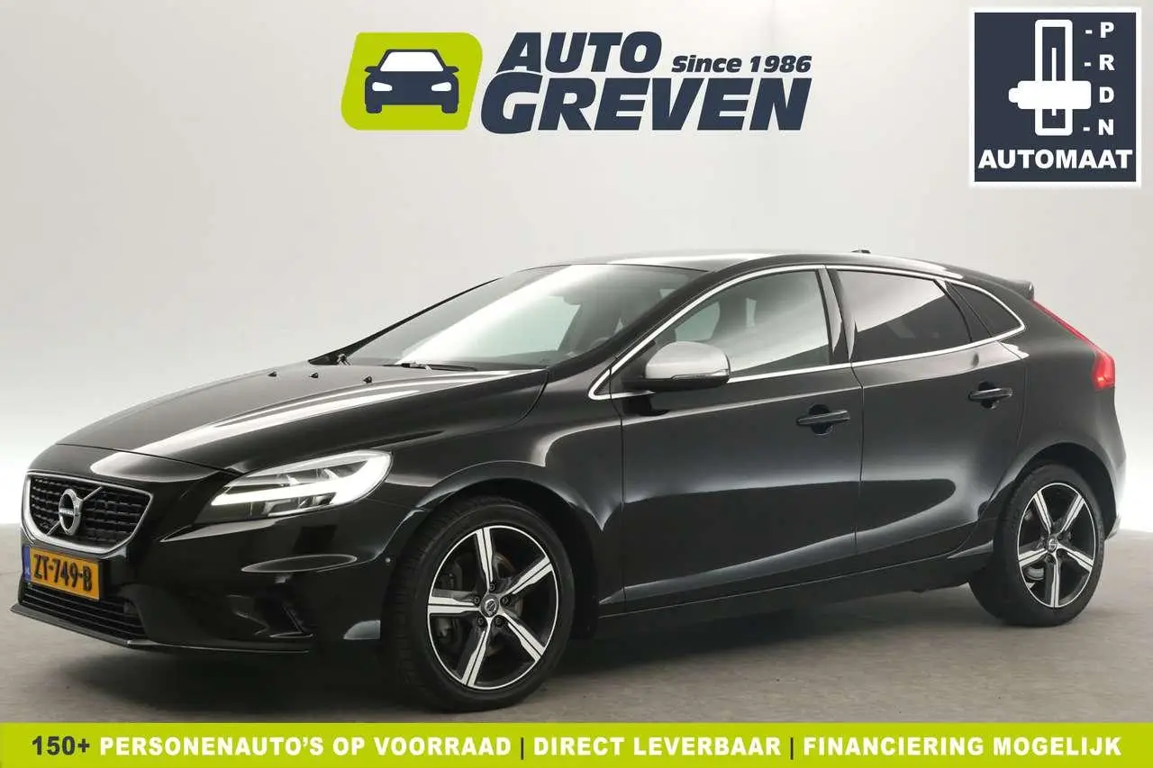 Photo 1 : Volvo V40 2019 Essence