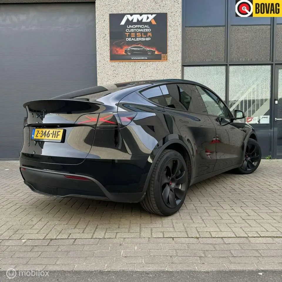 Photo 1 : Tesla Model Y 2023 Electric