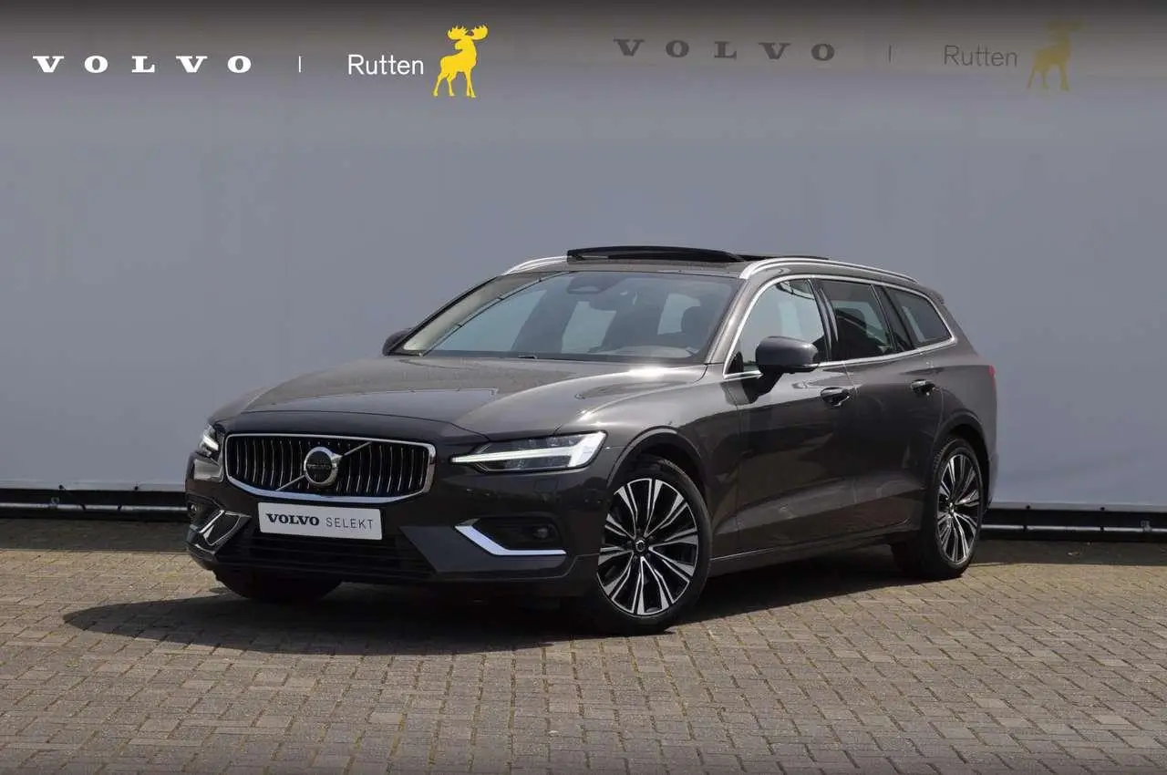 Photo 1 : Volvo V60 2023 Hybride