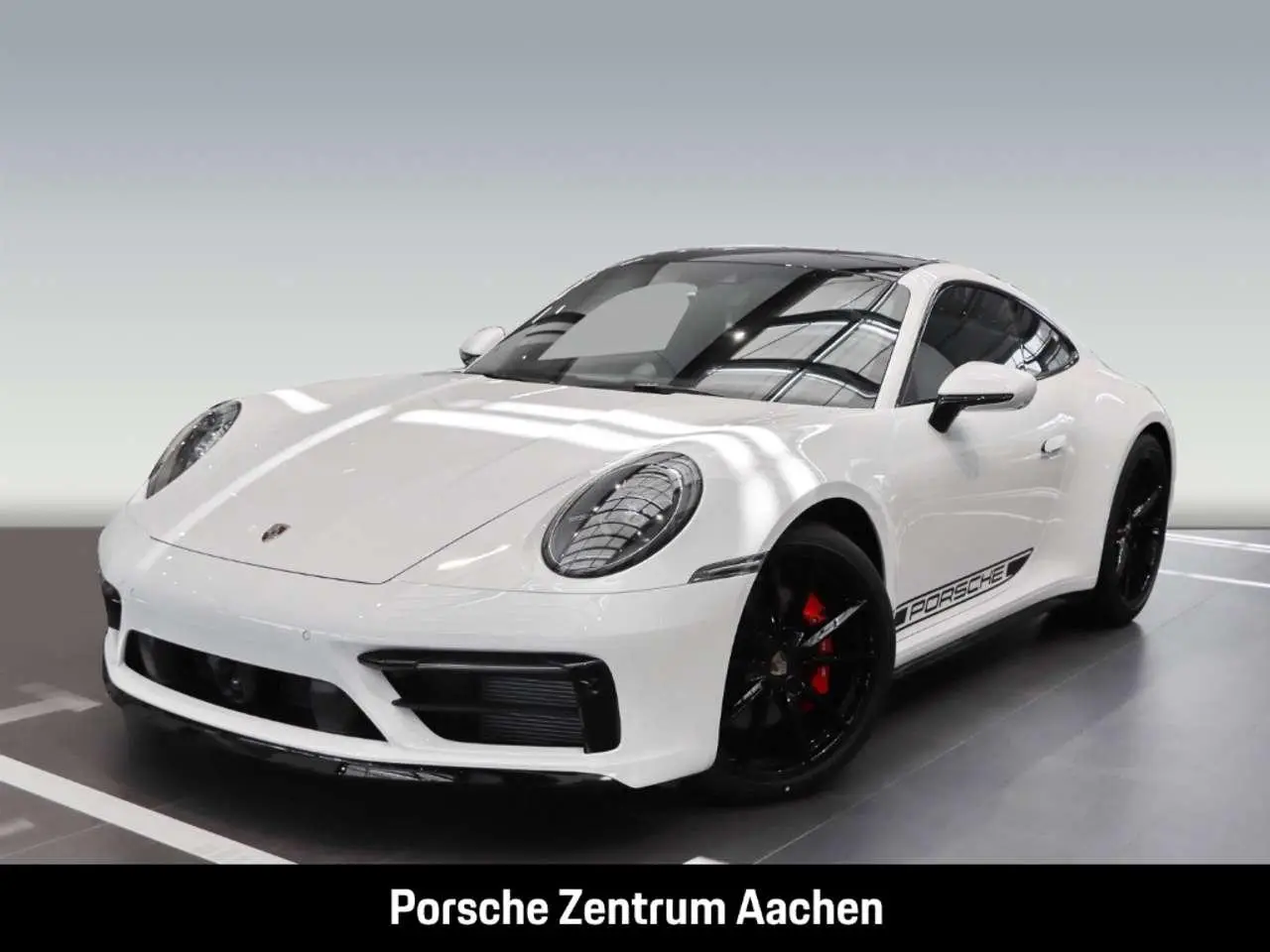 Photo 1 : Porsche 992 2024 Essence