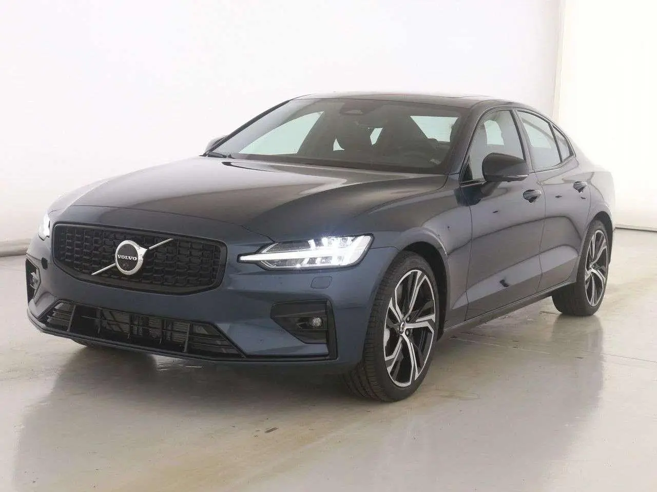 Photo 1 : Volvo S60 2023 Hybrid