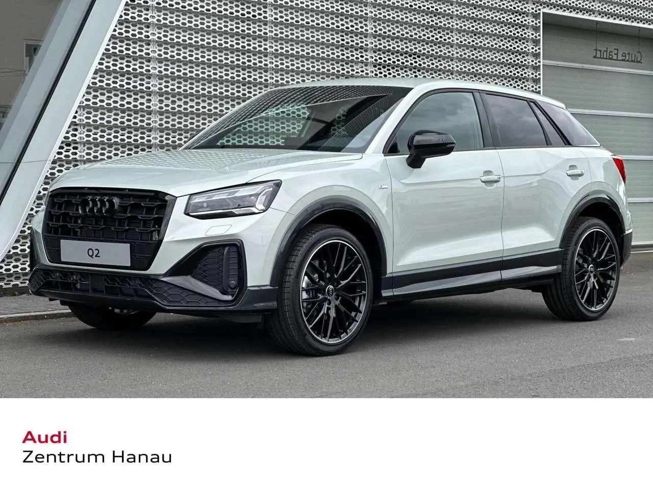 Photo 1 : Audi Q2 2024 Essence