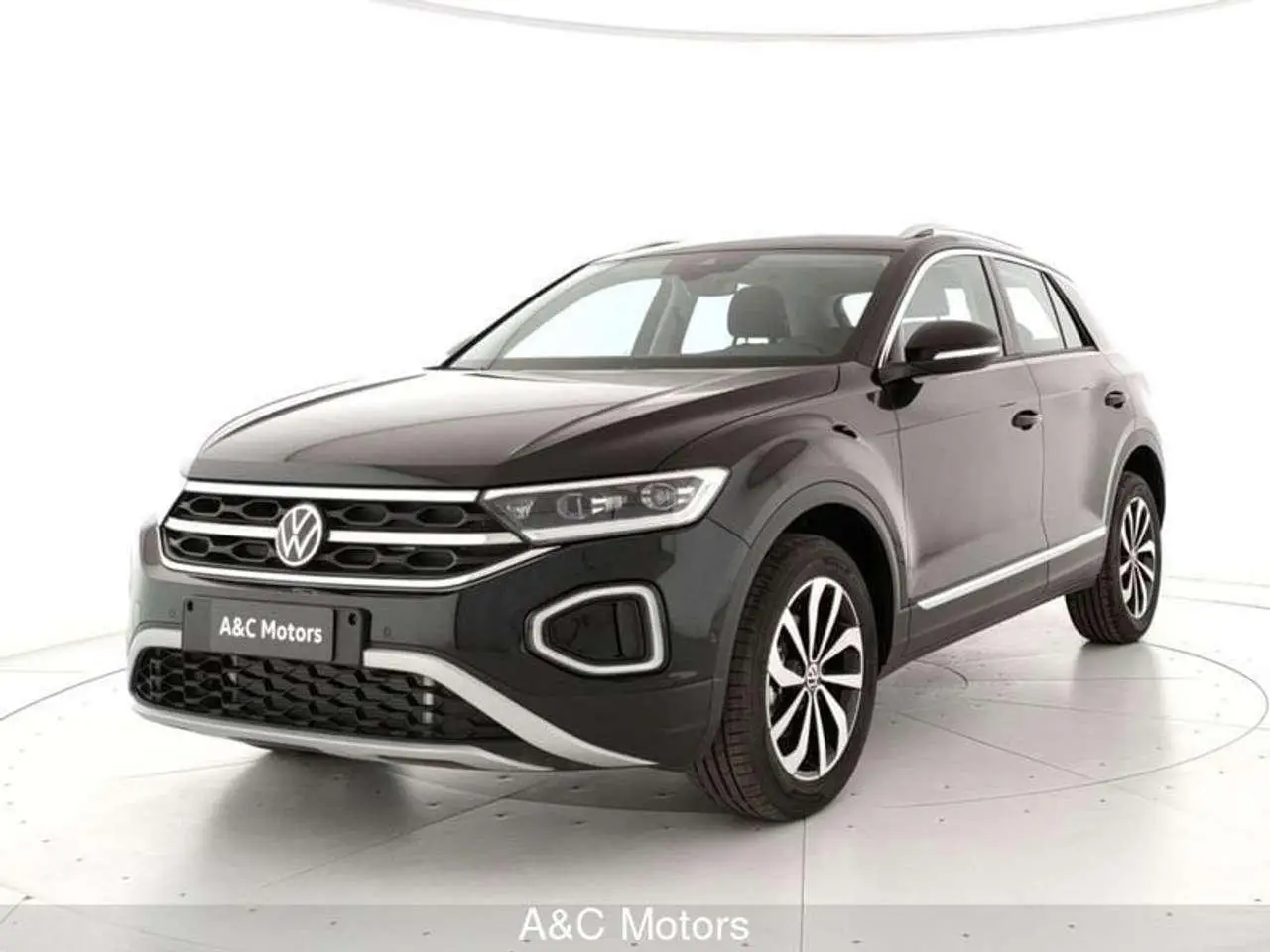 Photo 1 : Volkswagen T-roc 2024 Essence