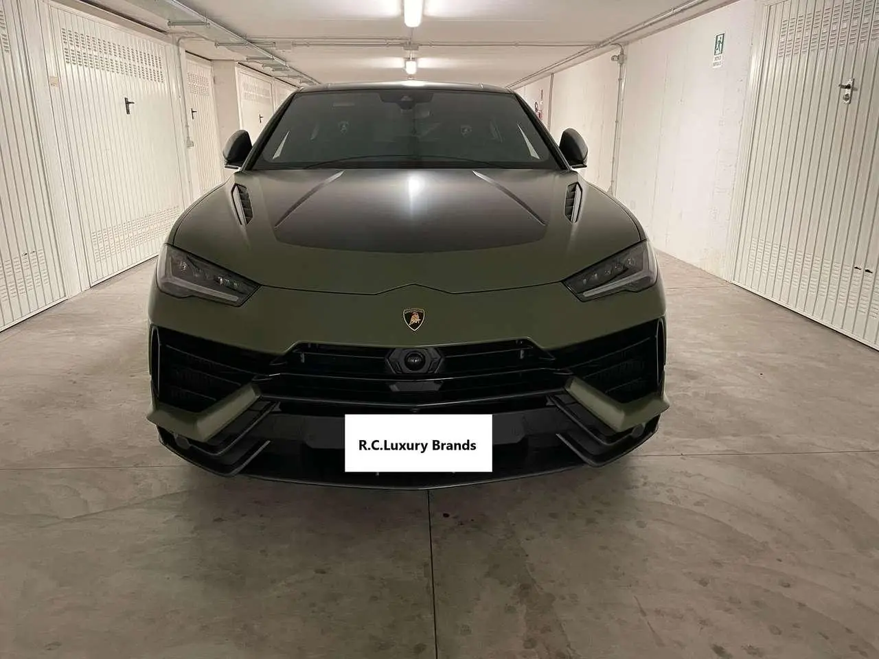 Photo 1 : Lamborghini Urus 2023 Petrol