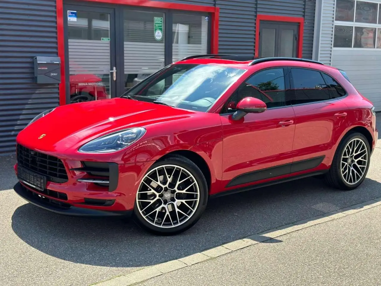 Photo 1 : Porsche Macan 2020 Essence