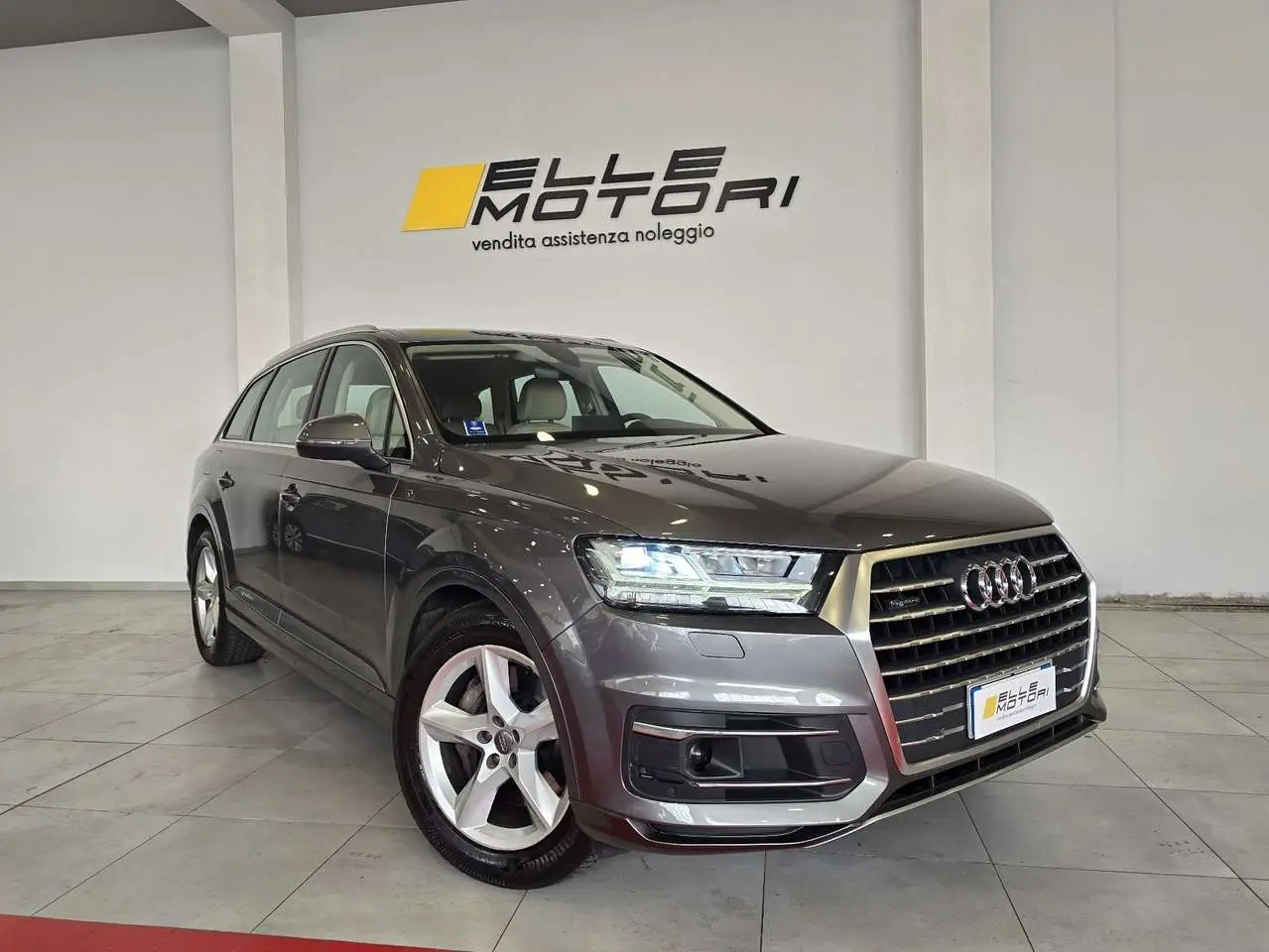 Photo 1 : Audi Q7 2017 Diesel