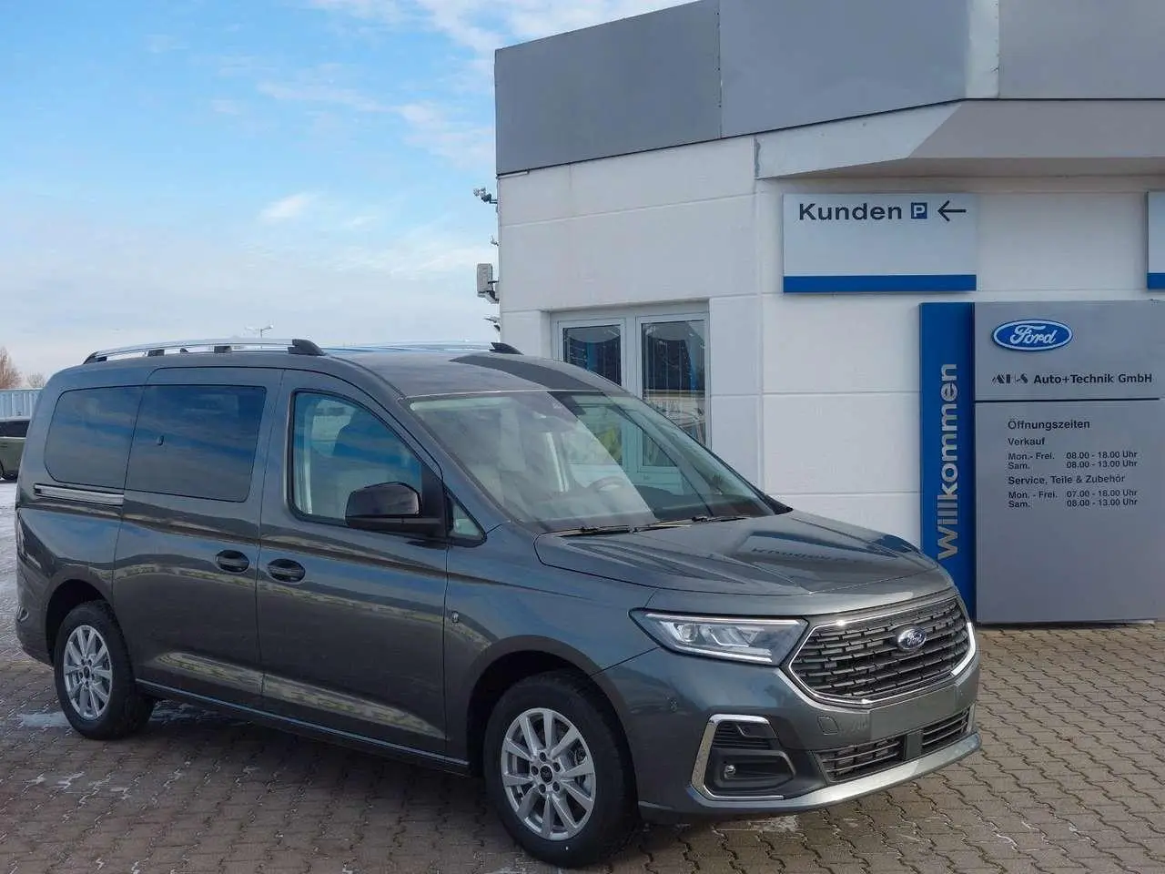 Photo 1 : Ford Tourneo 2023 Petrol