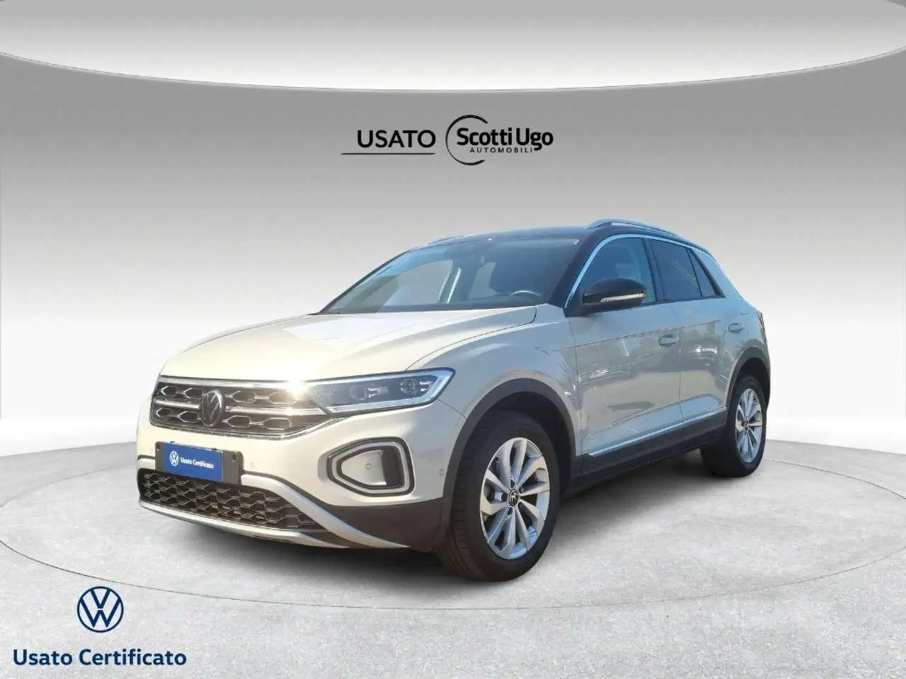 Photo 1 : Volkswagen T-roc 2023 Essence