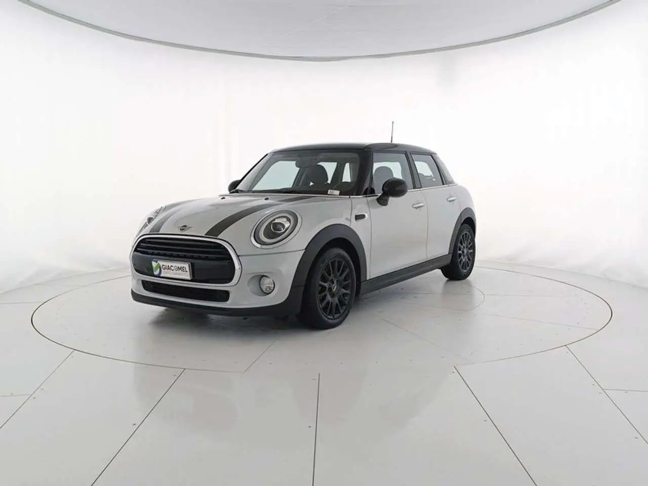 Photo 1 : Mini Cooper 2018 Diesel